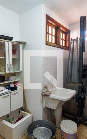 Casa à venda com 400m², 4 quartos e 4 vagas Casa à venda com 400m², 4 quartos e 4 vagasÁrea de Serviço
