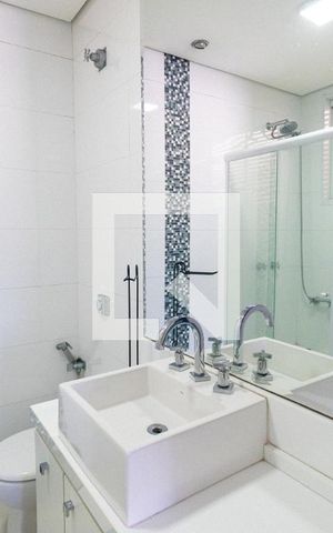 Casa à venda com 400m², 4 quartos e 4 vagas Casa à venda com 400m², 4 quartos e 4 vagasBanheiro da Suíte