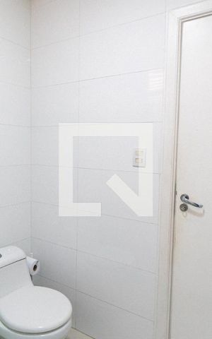 Casa à venda com 400m², 4 quartos e 4 vagas Casa à venda com 400m², 4 quartos e 4 vagasBanheiro Social