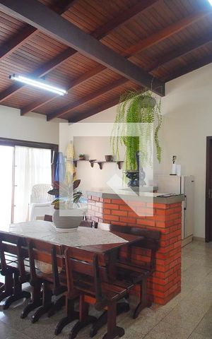 Casa à venda com 325m², 4 quartos e 4 vagasÁrea gourmet