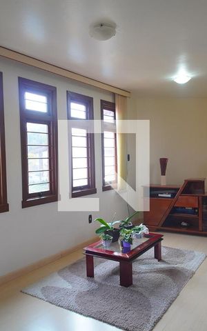 Casa à venda com 325m², 4 quartos e 4 vagasSala 2