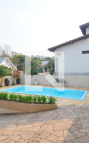 Casa à venda com 325m², 4 quartos e 4 vagasVista da sala