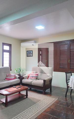 Casa à venda com 325m², 4 quartos e 4 vagasSala