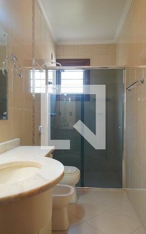 Casa à venda com 325m², 4 quartos e 4 vagasBanheiro 2