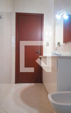 Casa à venda com 325m², 4 quartos e 4 vagasBanheiro 2