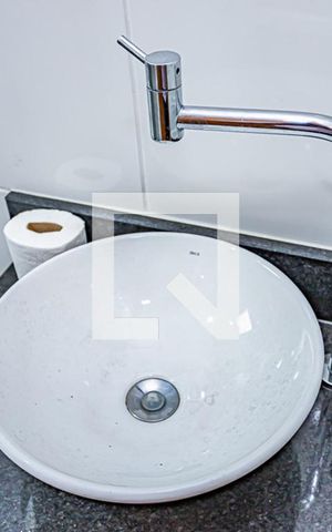 Apartamento à venda com 46m², 2 quartos e sem vaga Apartamento à venda com 46m², 2 quartos e sem vagaBanheiro
