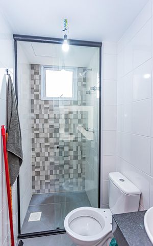 Apartamento à venda com 46m², 2 quartos e sem vaga Apartamento à venda com 46m², 2 quartos e sem vagaBanheiro