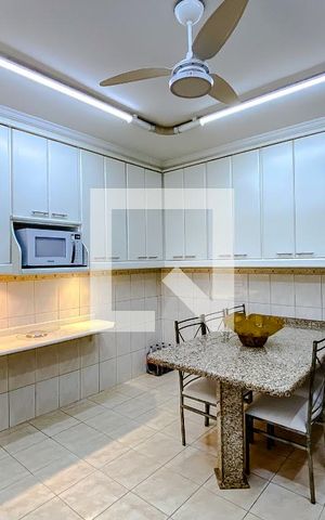 Casa à venda com 170m², 2 quartos e 1 vagaCozinha