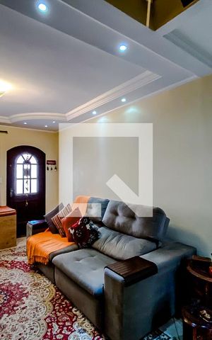 Casa à venda com 170m², 2 quartos e 1 vagaSala