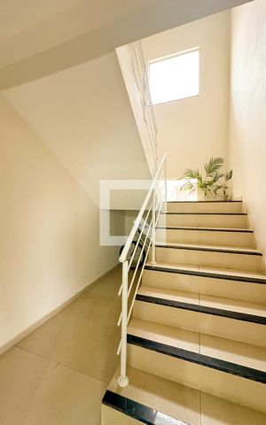 Apartamento para alugar com 70m², 2 quartos e 1 vagaEscada