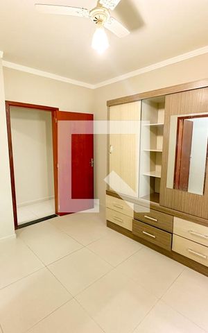 Apartamento para alugar com 70m², 2 quartos e 1 vagaSuíte