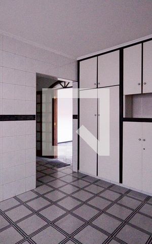 Casa à venda com 173m², 2 quartos e 1 vaga Casa à venda com 173m², 2 quartos e 1 vagaCozinha