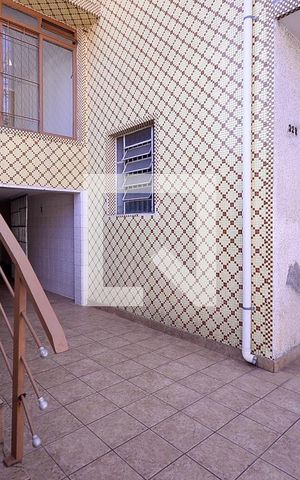 Casa à venda com 173m², 2 quartos e 1 vaga Casa à venda com 173m², 2 quartos e 1 vagaGaragem