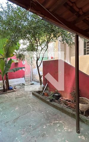 Casa à venda com 170m², 4 quartos e 2 vagas Casa à venda com 170m², 4 quartos e 2 vagasQuintal