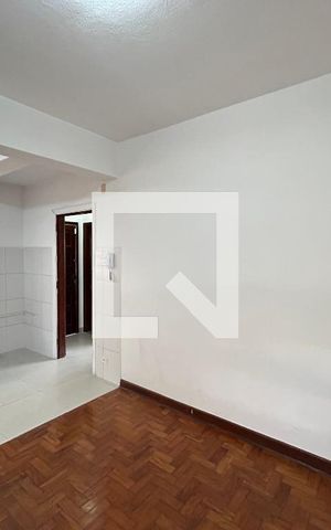 Casa à venda com 170m², 4 quartos e 2 vagas Casa à venda com 170m², 4 quartos e 2 vagasCozinha