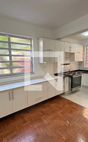 Casa à venda com 170m², 4 quartos e 2 vagas Casa à venda com 170m², 4 quartos e 2 vagasCozinha