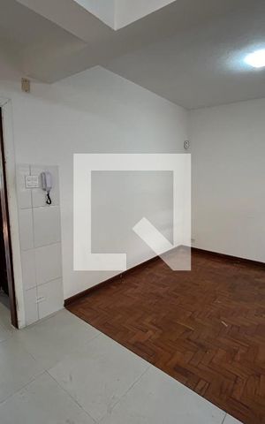 Casa à venda com 170m², 4 quartos e 2 vagas Casa à venda com 170m², 4 quartos e 2 vagasCozinha