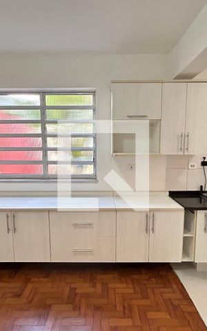 Casa à venda com 170m², 4 quartos e 2 vagas Casa à venda com 170m², 4 quartos e 2 vagasCozinha