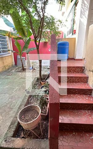 Casa à venda com 170m², 4 quartos e 2 vagas Casa à venda com 170m², 4 quartos e 2 vagasQuintal
