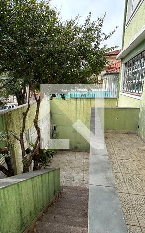 Casa à venda com 170m², 4 quartos e 2 vagas Casa à venda com 170m², 4 quartos e 2 vagasQuintal frente