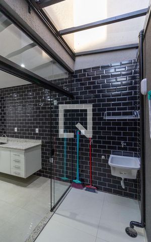Casa à venda com 100m², 2 quartos e 2 vagasÁrea de Serviço