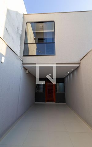 Casa à venda com 100m², 2 quartos e 2 vagasFachada
