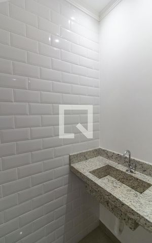 Casa à venda com 100m², 2 quartos e 2 vagasLavabo