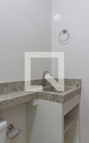 Casa à venda com 100m², 2 quartos e 2 vagasBanheiro da Suíte 1