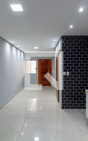Casa à venda com 100m², 2 quartos e 2 vagasSala/Cozinha