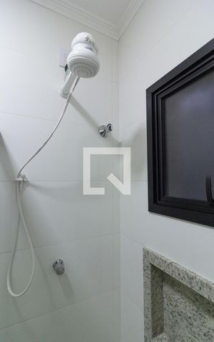 Casa à venda com 100m², 2 quartos e 2 vagasBanheiro da Suíte 2