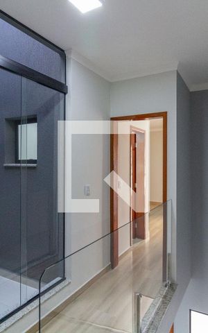 Casa à venda com 100m², 2 quartos e 2 vagasCorredor