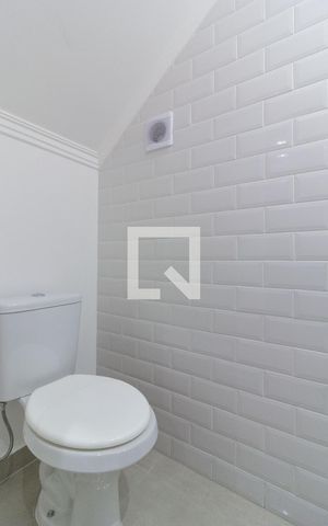 Casa à venda com 100m², 2 quartos e 2 vagasLavabo
