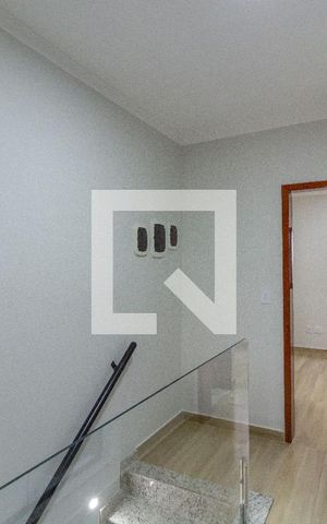 Casa à venda com 100m², 2 quartos e 2 vagasCorredor