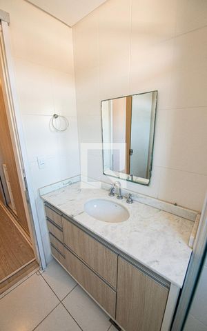 Apartamento para alugar com 145m², 3 quartos e 2 vagas Apartamento para alugar com 145m², 3 quartos e 2 vagasBanheiro 1