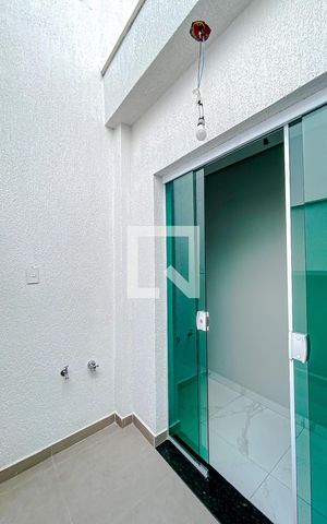 Casa à venda com 112m², 3 quartos e 2 vagasÁrea externa