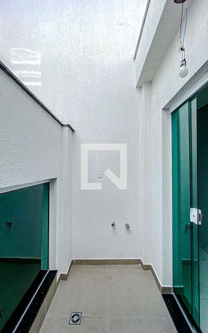 Casa à venda com 112m², 3 quartos e 2 vagasÁrea externa