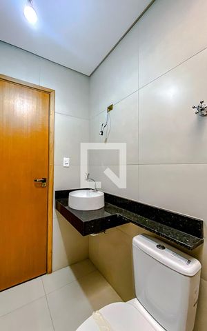 Casa à venda com 112m², 3 quartos e 2 vagasBanheiro