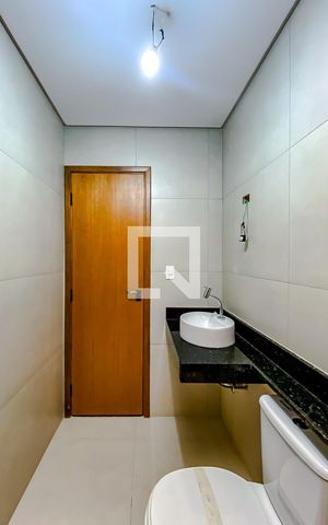 Casa à venda com 112m², 3 quartos e 2 vagasBanheiro da Suíte
