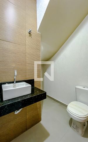 Casa à venda com 112m², 3 quartos e 2 vagasLavabo