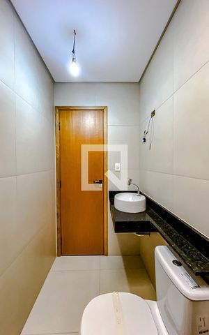 Casa à venda com 112m², 3 quartos e 2 vagasBanheiro