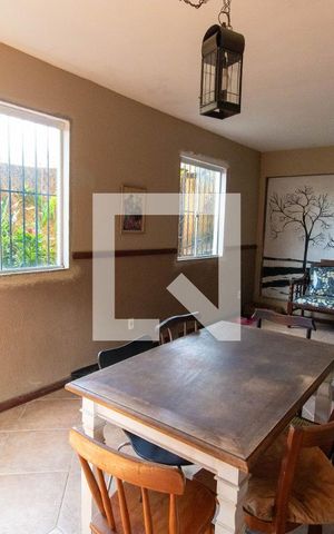 Casa à venda com 860m², 3 quartos e 3 vagas Casa à venda com 860m², 3 quartos e 3 vagasSala de Jantar