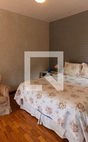 Casa à venda com 860m², 3 quartos e 3 vagas Casa à venda com 860m², 3 quartos e 3 vagasQuarto 3
