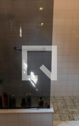 Casa à venda com 860m², 3 quartos e 3 vagas Casa à venda com 860m², 3 quartos e 3 vagasQuarto 3 - Banheiro