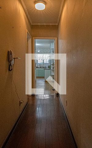 Casa à venda com 240m², 4 quartos e 2 vagas Casa à venda com 240m², 4 quartos e 2 vagascorredor para cozinha