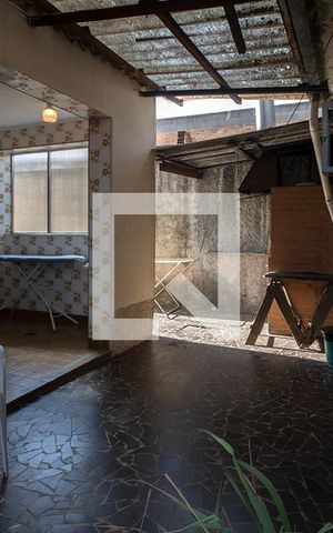 Casa à venda com 240m², 4 quartos e 2 vagas Casa à venda com 240m², 4 quartos e 2 vagasquintal com espaço para a churrasqueira