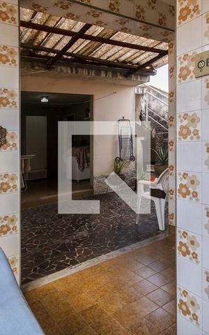 Casa à venda com 240m², 4 quartos e 2 vagas Casa à venda com 240m², 4 quartos e 2 vagasárea de serviço1