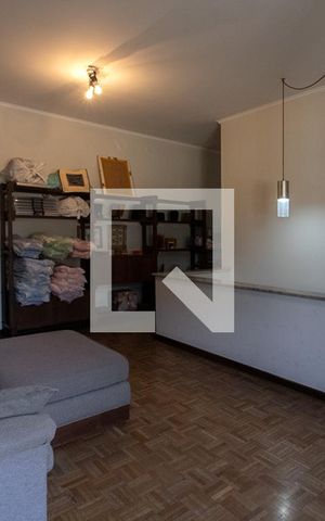 Casa à venda com 240m², 4 quartos e 2 vagas Casa à venda com 240m², 4 quartos e 2 vagassala de vídeo
