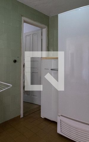 Casa à venda com 240m², 4 quartos e 2 vagas Casa à venda com 240m², 4 quartos e 2 vagasárea de serviço2