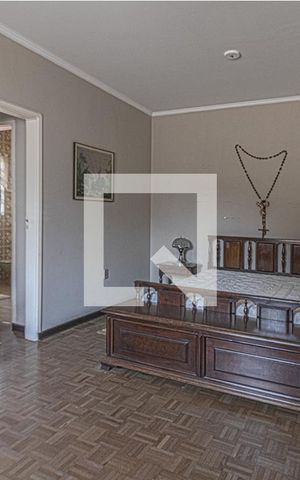 Casa à venda com 240m², 4 quartos e 2 vagas Casa à venda com 240m², 4 quartos e 2 vagassuíte2
