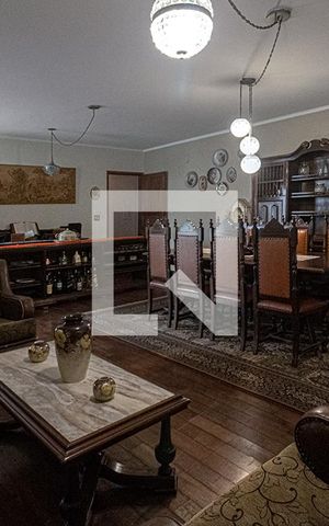Casa à venda com 240m², 4 quartos e 2 vagas Casa à venda com 240m², 4 quartos e 2 vagassala
